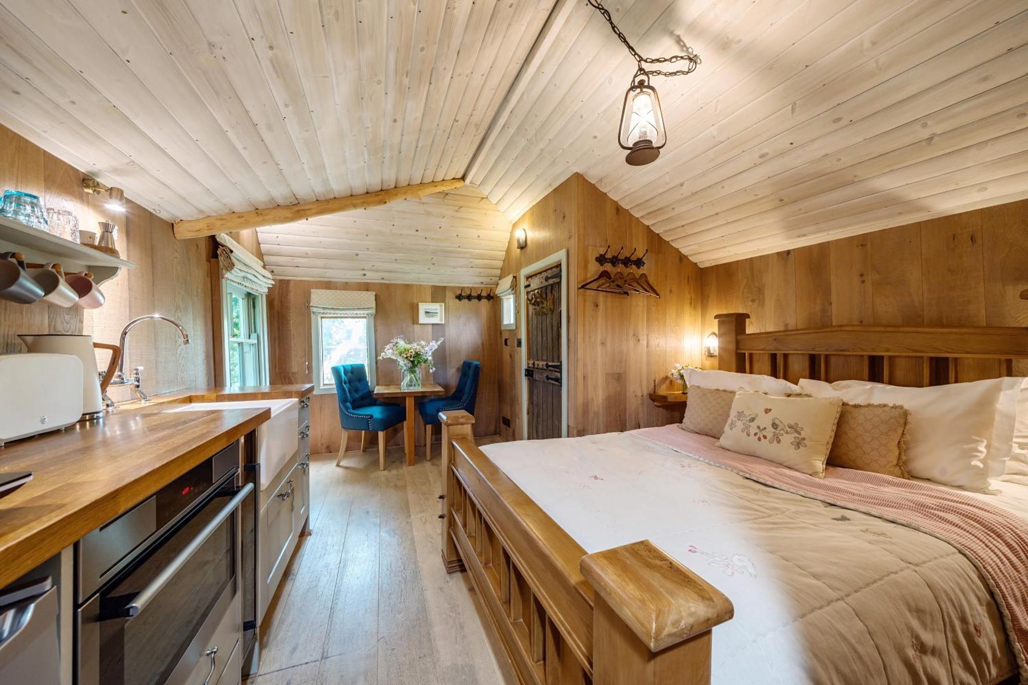 The Treehouse At Salcombe Farm Villa Kültér fotó
