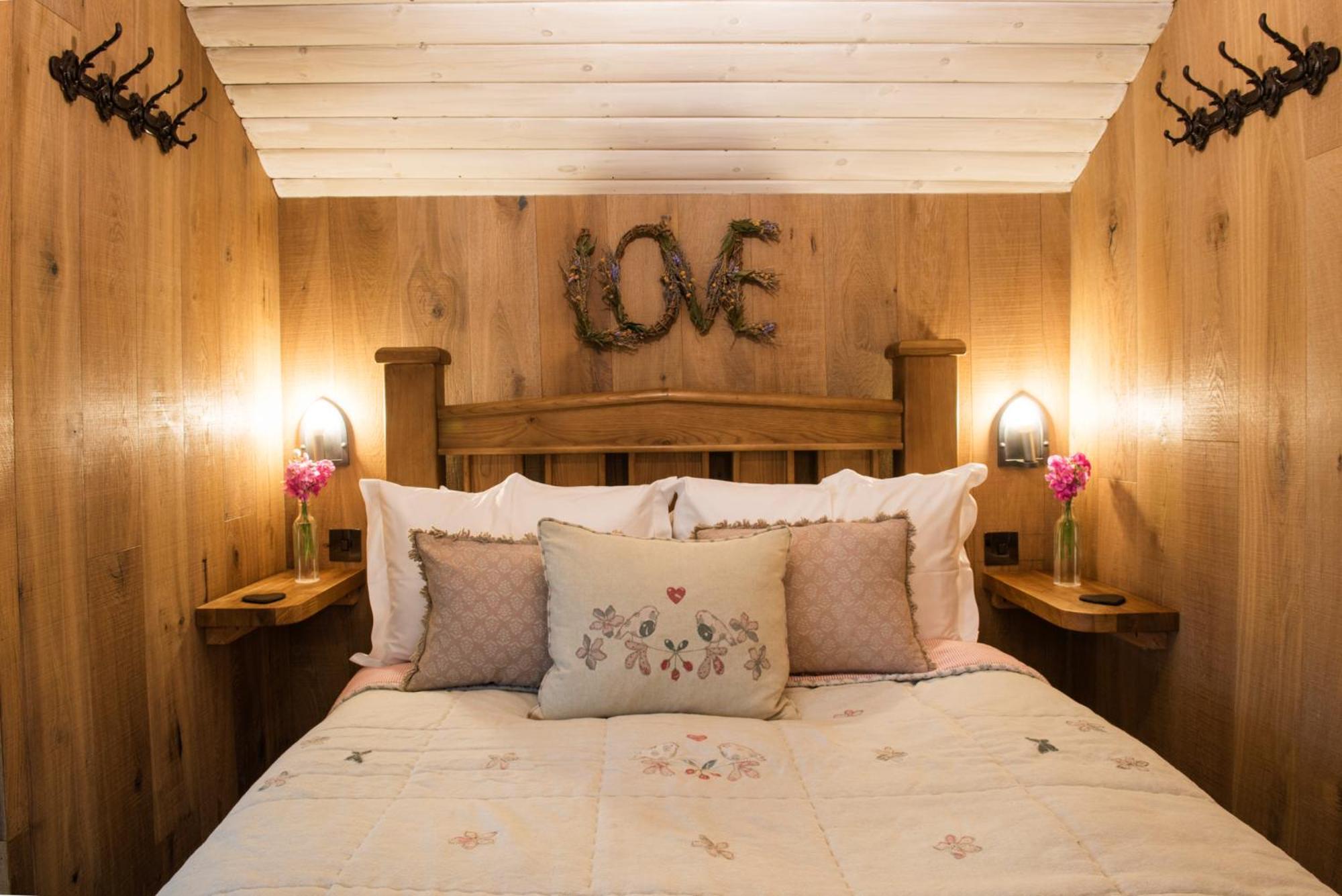 The Treehouse At Salcombe Farm Villa Kültér fotó